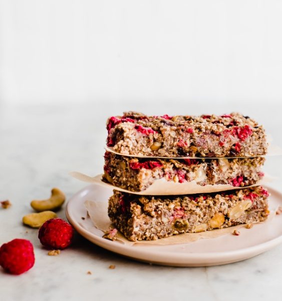 Healthy Raspberry Oatmeal To-Go Bars