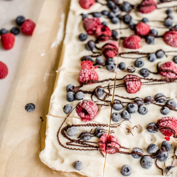 Frozen Yogurt & Berry Bark