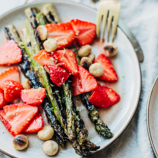 Strawberry & Grilled Asparagus Salad