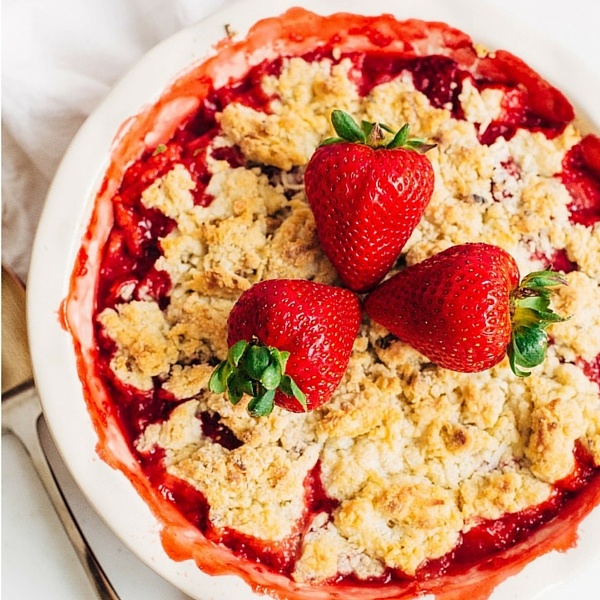 Easy Strawberry Cobbler