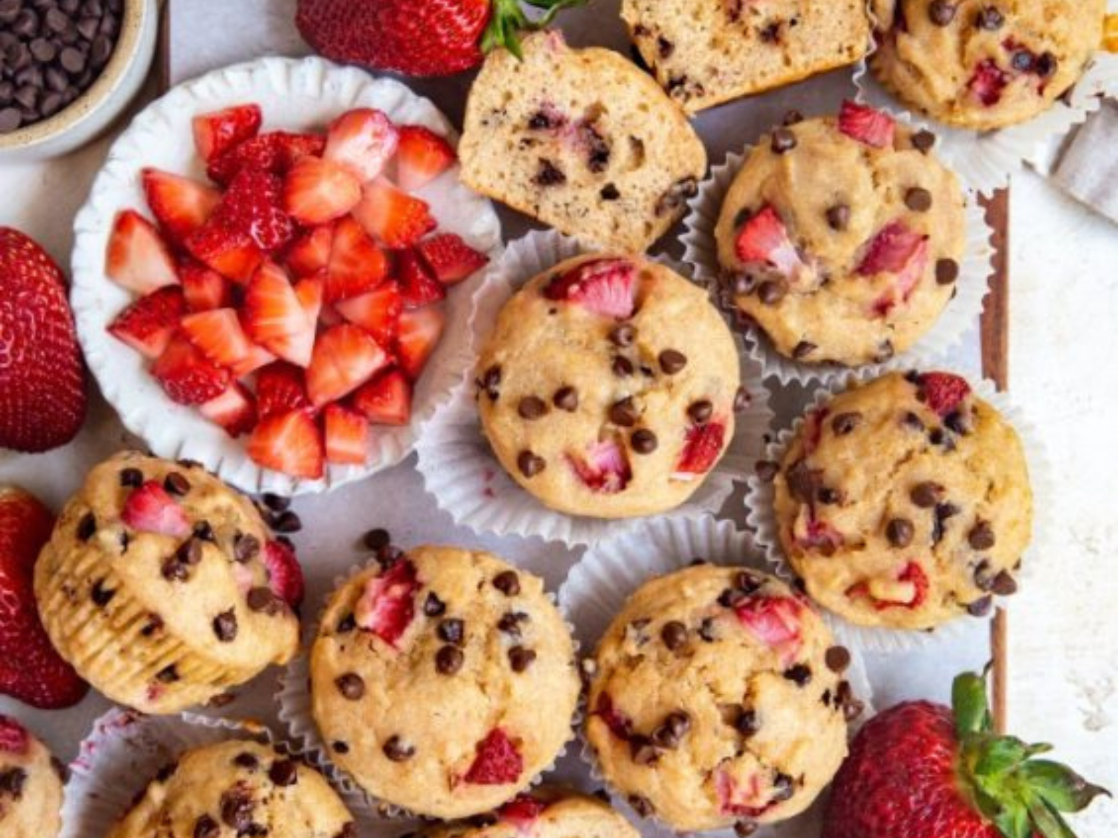 strawberry-chocolate-chip-muffins-california-giant-berry-farms