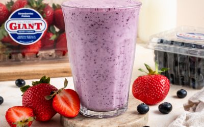 strawberry blueberry protein smoothie-1
